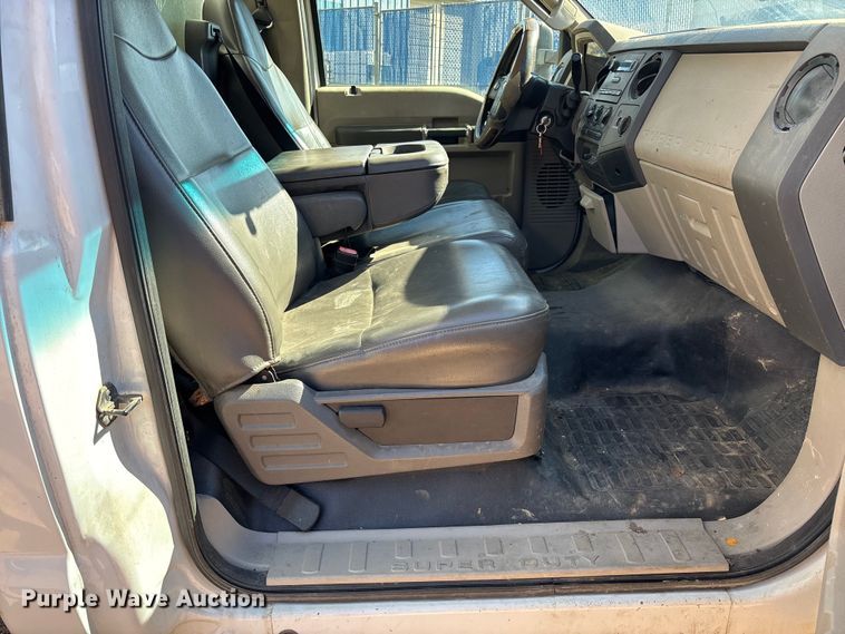 image for item FB3321 2009 Ford F550 box truck