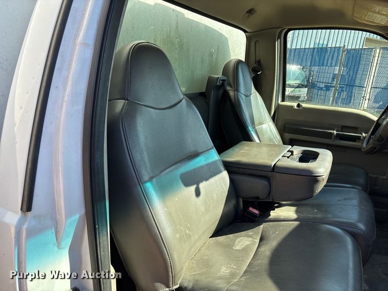 image for item FB3321 2009 Ford F550 box truck
