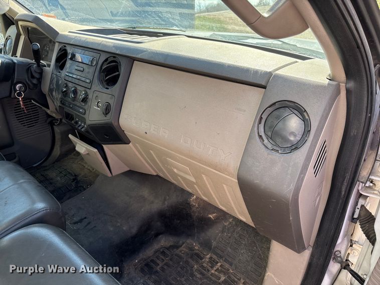 image for item FB3321 2009 Ford F550 box truck