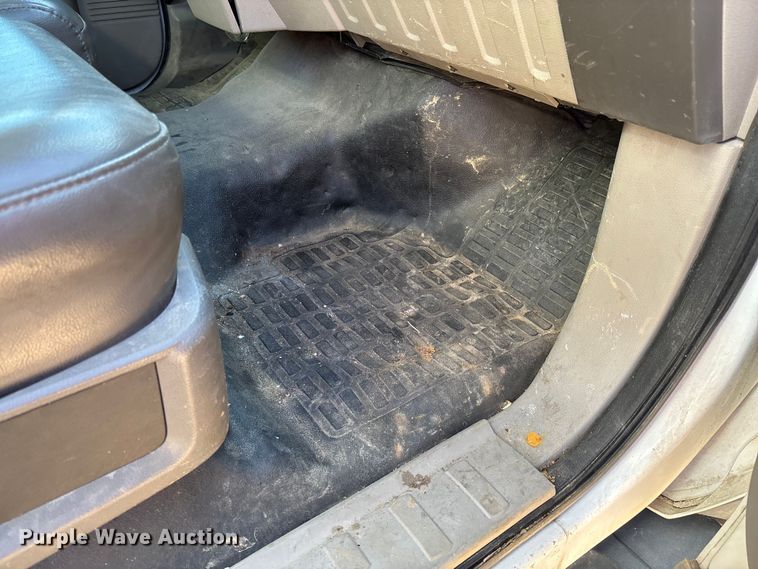 image for item FB3321 2009 Ford F550 box truck