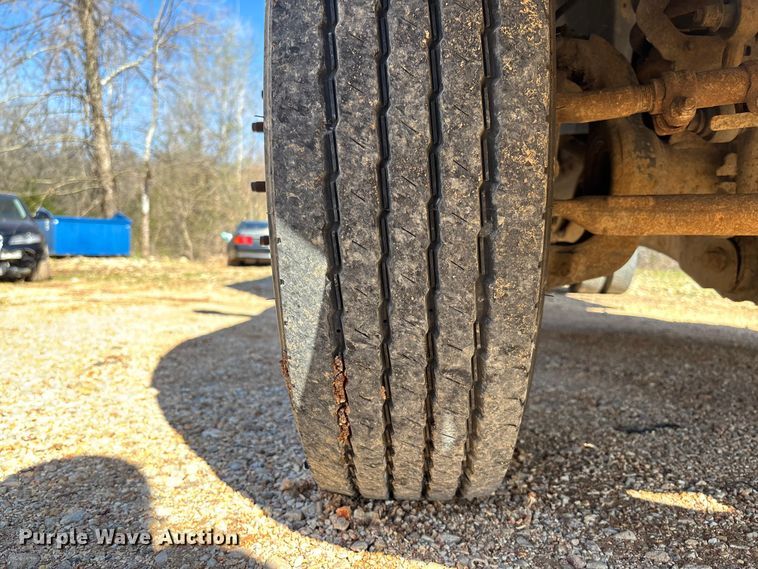 image for item FB3321 2009 Ford F550 box truck