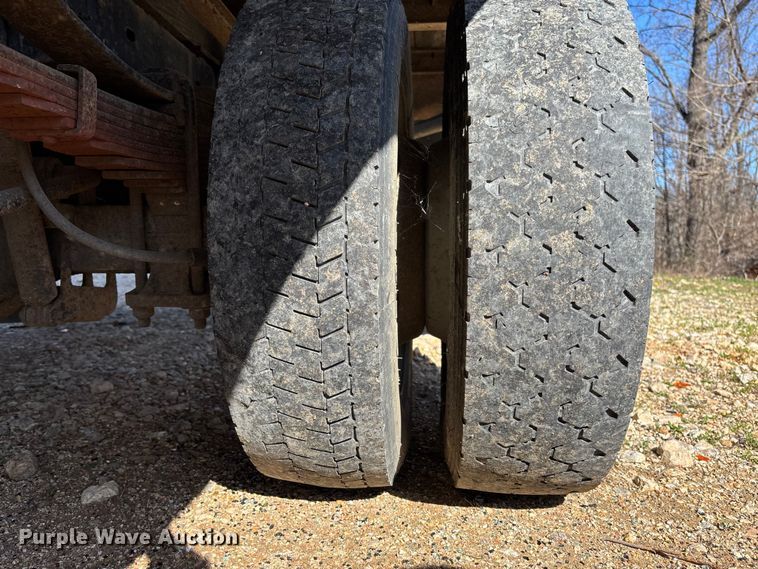 image for item FB3321 2009 Ford F550 box truck