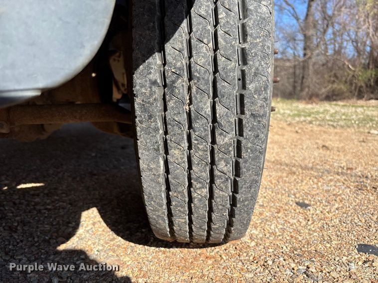 image for item FB3321 2009 Ford F550 box truck