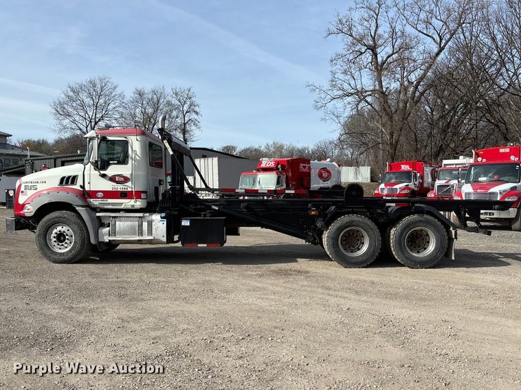 image for item FB3587 2015 Mack GU813 rollback truck