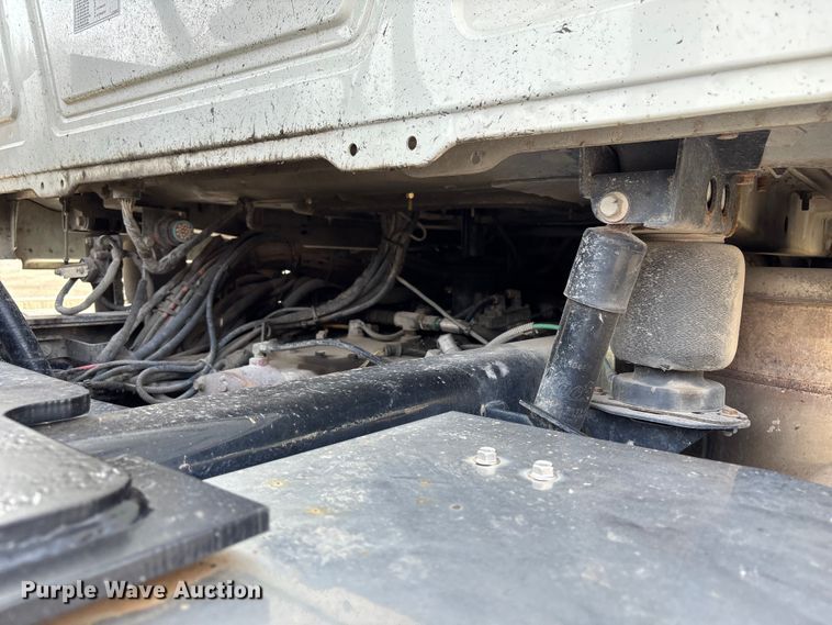 image for item FB3587 2015 Mack GU813 rollback truck