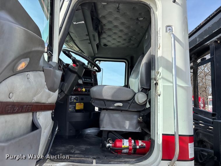 image for item FB3587 2015 Mack GU813 rollback truck