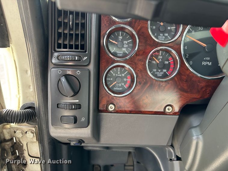 image for item FB3587 2015 Mack GU813 rollback truck