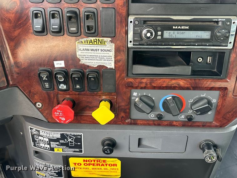 image for item FB3587 2015 Mack GU813 rollback truck