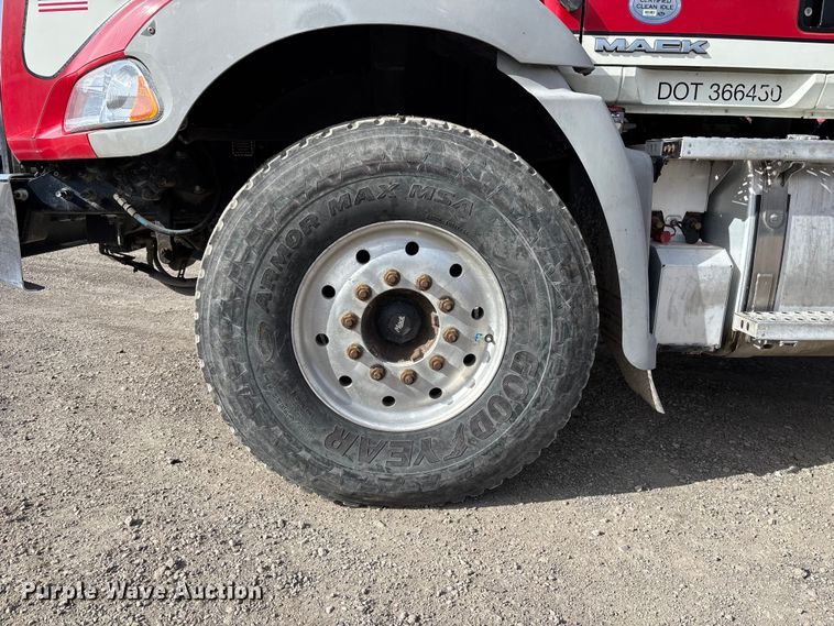 image for item FB3587 2015 Mack GU813 rollback truck