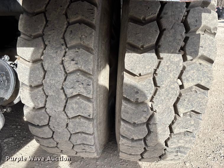 image for item FB3587 2015 Mack GU813 rollback truck