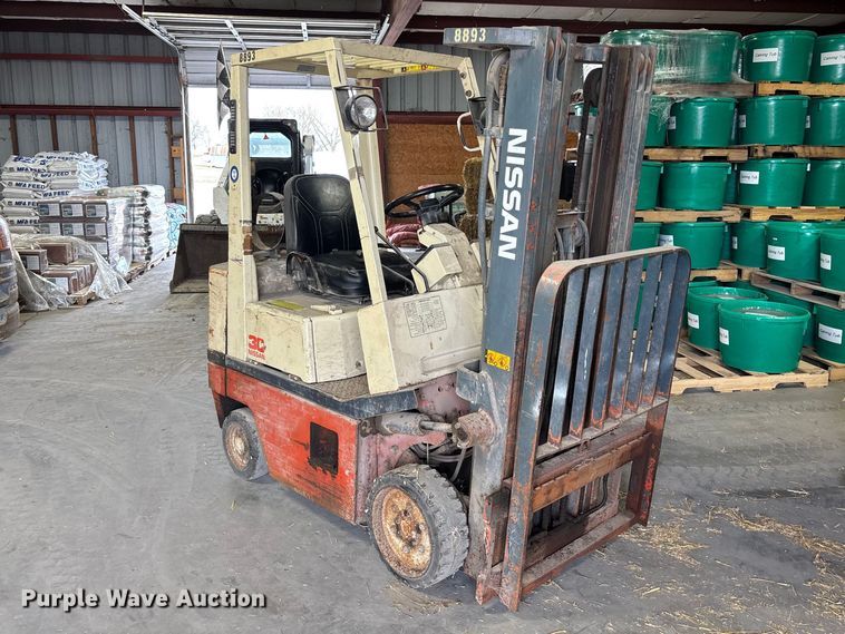 image for item FB3597 Nissan 30 forklift