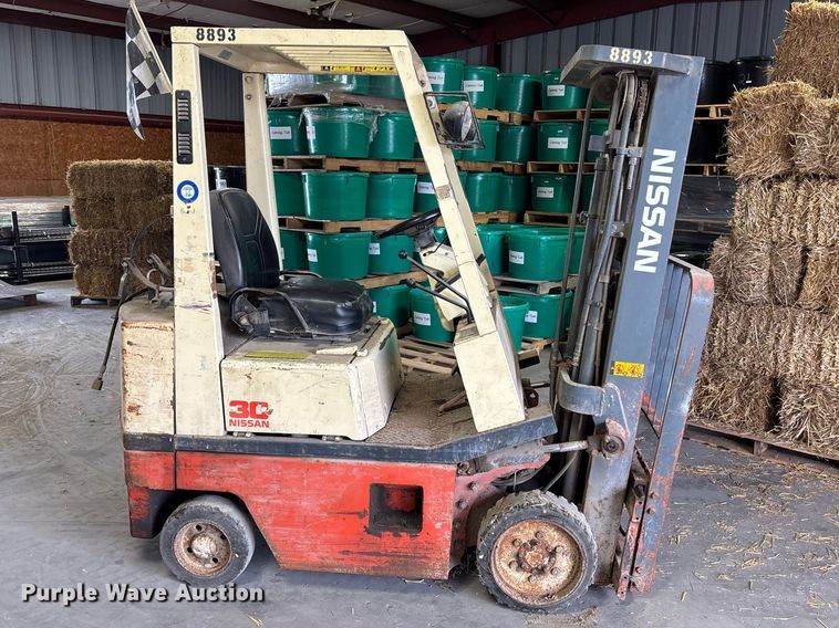 image for item FB3597 Nissan 30 forklift