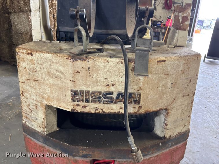 image for item FB3597 Nissan 30 forklift