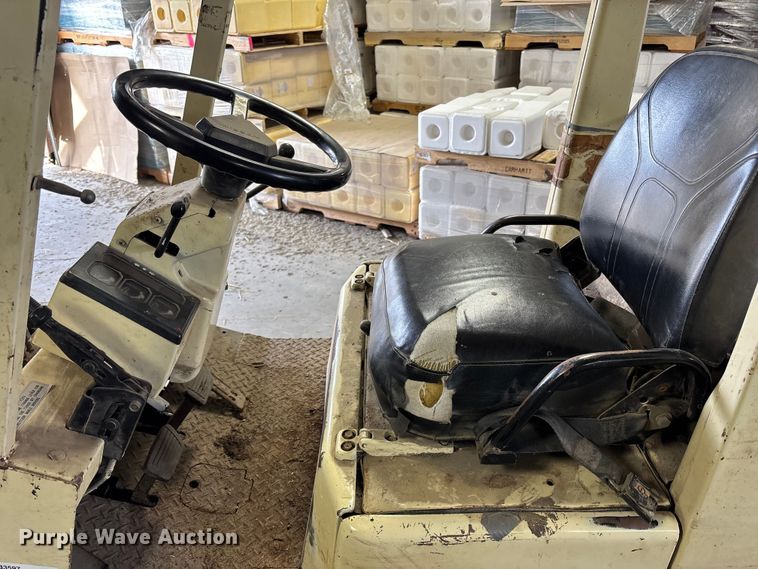 image for item FB3597 Nissan 30 forklift