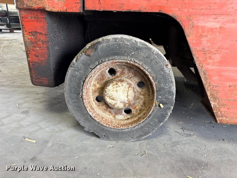 image for item FB3597 Nissan 30 forklift