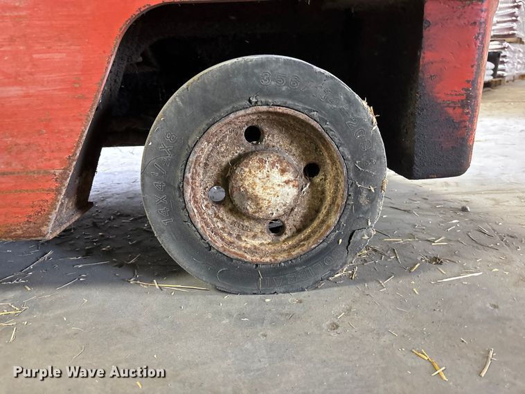 image for item FB3597 Nissan 30 forklift