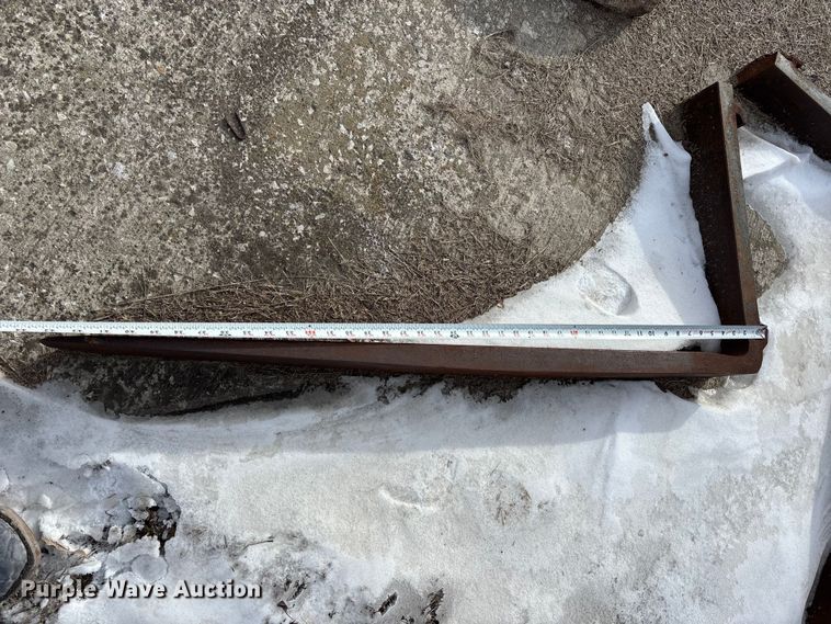 image for item FB3597 Nissan 30 forklift