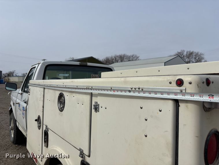 image for item FB3598 1993 Ford F350 XL utility bed pickup truck