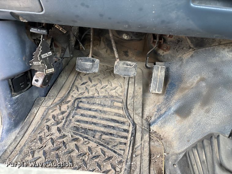 image for item FB3598 1993 Ford F350 XL utility bed pickup truck