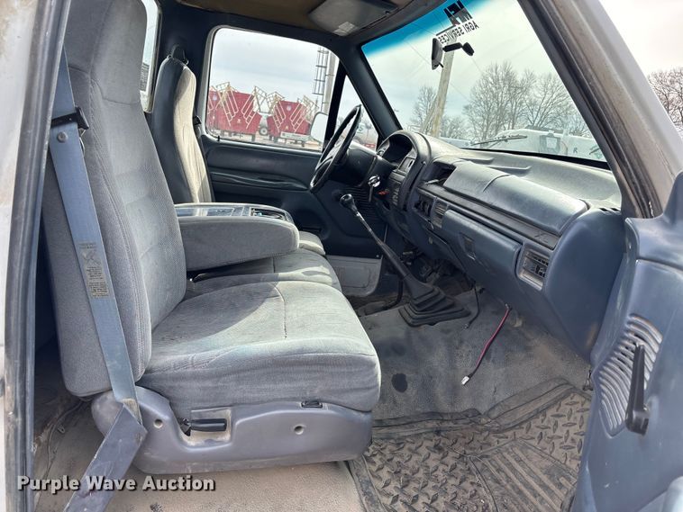 image for item FB3598 1993 Ford F350 XL utility bed pickup truck