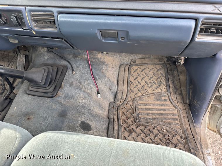 image for item FB3598 1993 Ford F350 XL utility bed pickup truck