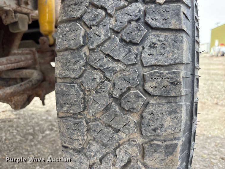 image for item FB3598 1993 Ford F350 XL utility bed pickup truck