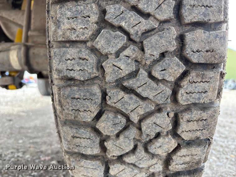 image for item FB3598 1993 Ford F350 XL utility bed pickup truck