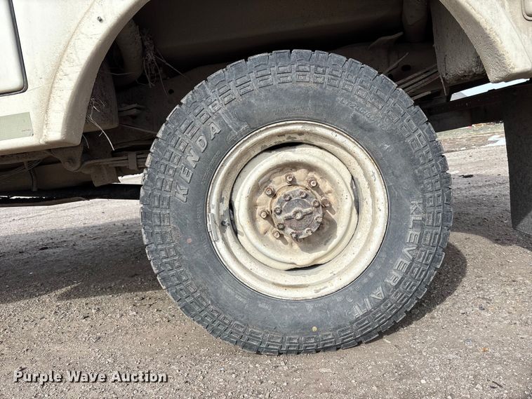 image for item FB3598 1993 Ford F350 XL utility bed pickup truck