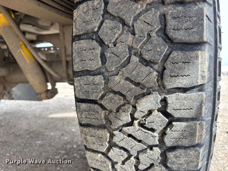 image for item FB3598 1993 Ford F350 XL utility bed pickup truck