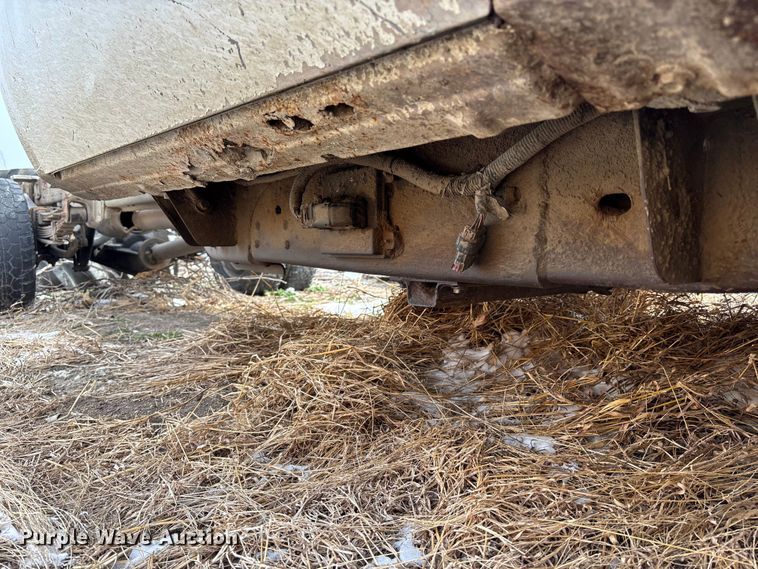 image for item FB3599 2009 Chevrolet Silverado 3500HD pickup truck cab and chassis