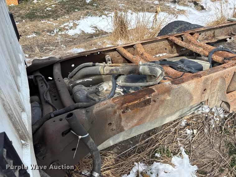 image for item FB3599 2009 Chevrolet Silverado 3500HD pickup truck cab and chassis