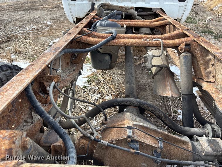 image for item FB3599 2009 Chevrolet Silverado 3500HD pickup truck cab and chassis