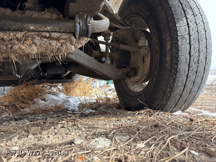 image for item FB3599 2009 Chevrolet Silverado 3500HD pickup truck cab and chassis