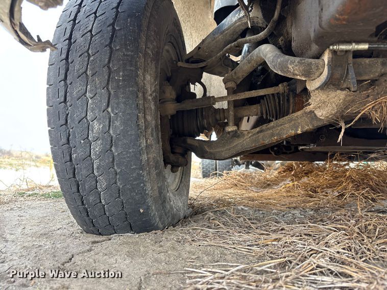 image for item FB3599 2009 Chevrolet Silverado 3500HD pickup truck cab and chassis