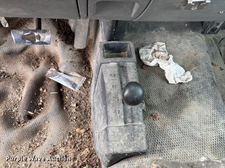 image for item FB3599 2009 Chevrolet Silverado 3500HD pickup truck cab and chassis