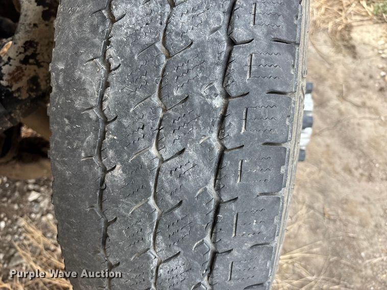 image for item FB3599 2009 Chevrolet Silverado 3500HD pickup truck cab and chassis