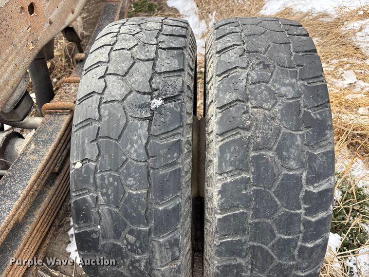 image for item FB3599 2009 Chevrolet Silverado 3500HD pickup truck cab and chassis