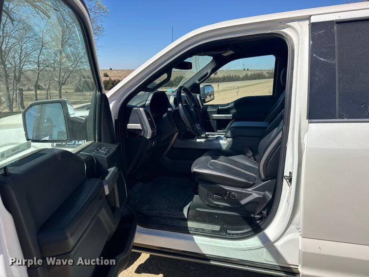 image for item FB7088 2018 Ford F150 Platinum Crew Cab pickup truck