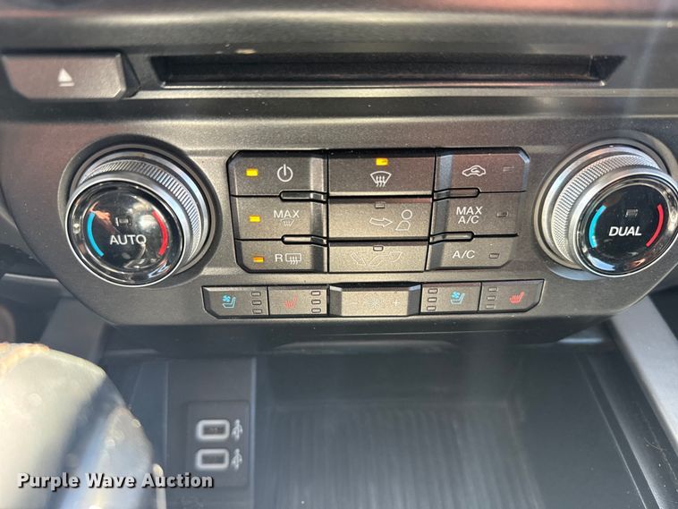 image for item FB7088 2018 Ford F150 Platinum Crew Cab pickup truck