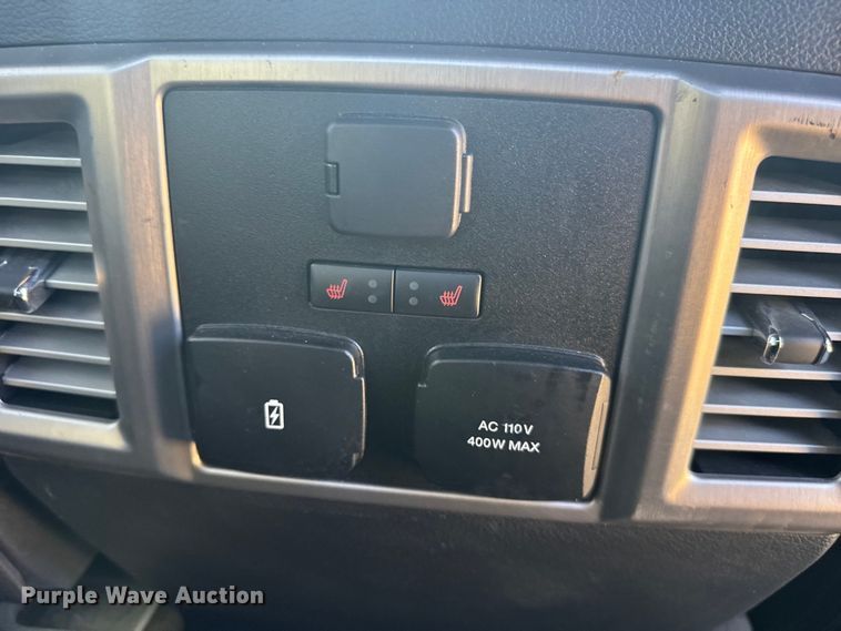 image for item FB7088 2018 Ford F150 Platinum Crew Cab pickup truck