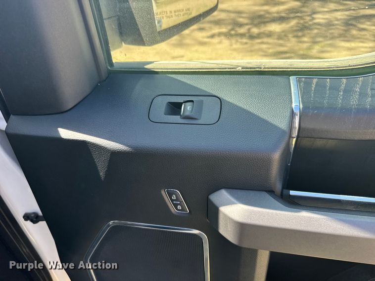 image for item FB7088 2018 Ford F150 Platinum Crew Cab pickup truck