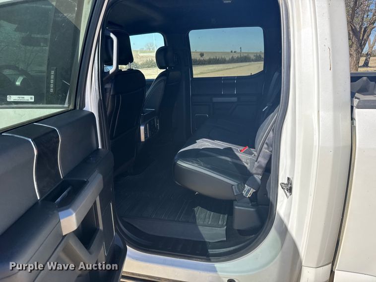 image for item FB7088 2018 Ford F150 Platinum Crew Cab pickup truck