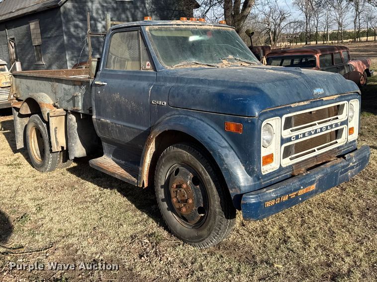 image for item FB7093 1969 Chevrolet C/40 flatbed truck