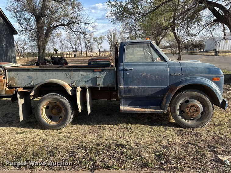 image for item FB7093 1969 Chevrolet C/40 flatbed truck