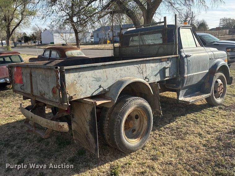 image for item FB7093 1969 Chevrolet C/40 flatbed truck