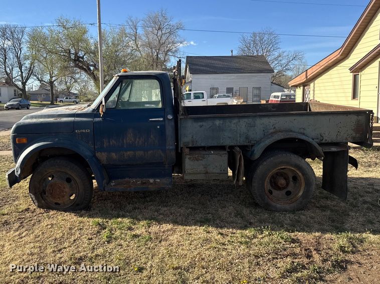 image for item FB7093 1969 Chevrolet C/40 flatbed truck
