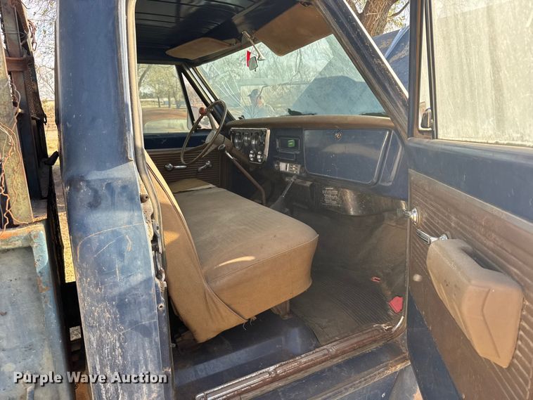 image for item FB7093 1969 Chevrolet C/40 flatbed truck