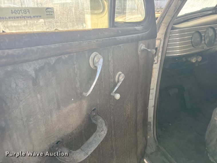 image for item FB7094 1949 Nash flatbed truck