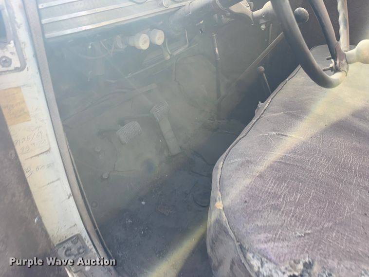 image for item FB7094 1949 Nash flatbed truck