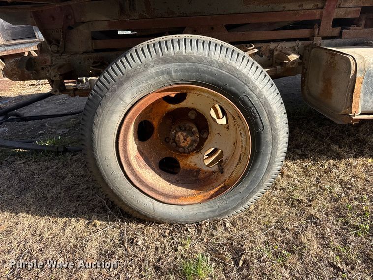 image for item FB7094 1949 Nash flatbed truck